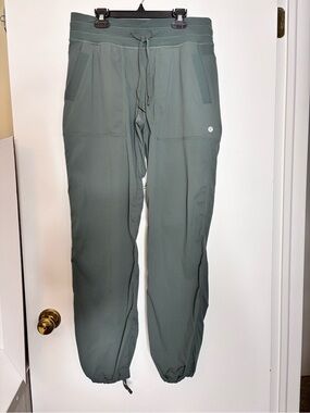 lululemon athletica Women’s Sage Green Drawstring Joggers